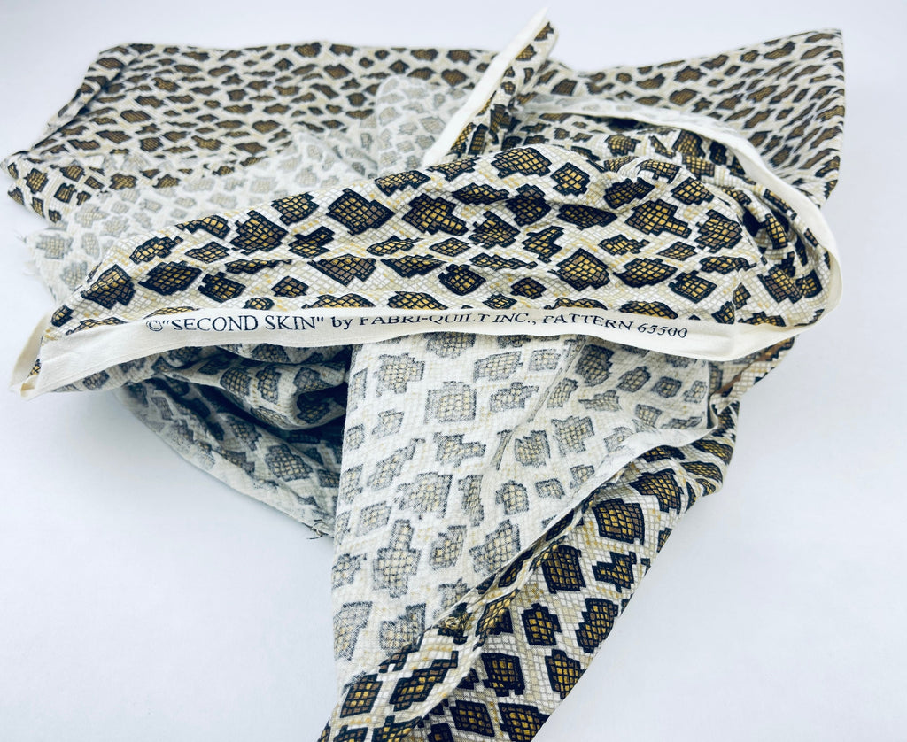 Product image for 'vintage faux snake pattern fabric material 36 x 42 second skin' (view 1a2ff5)