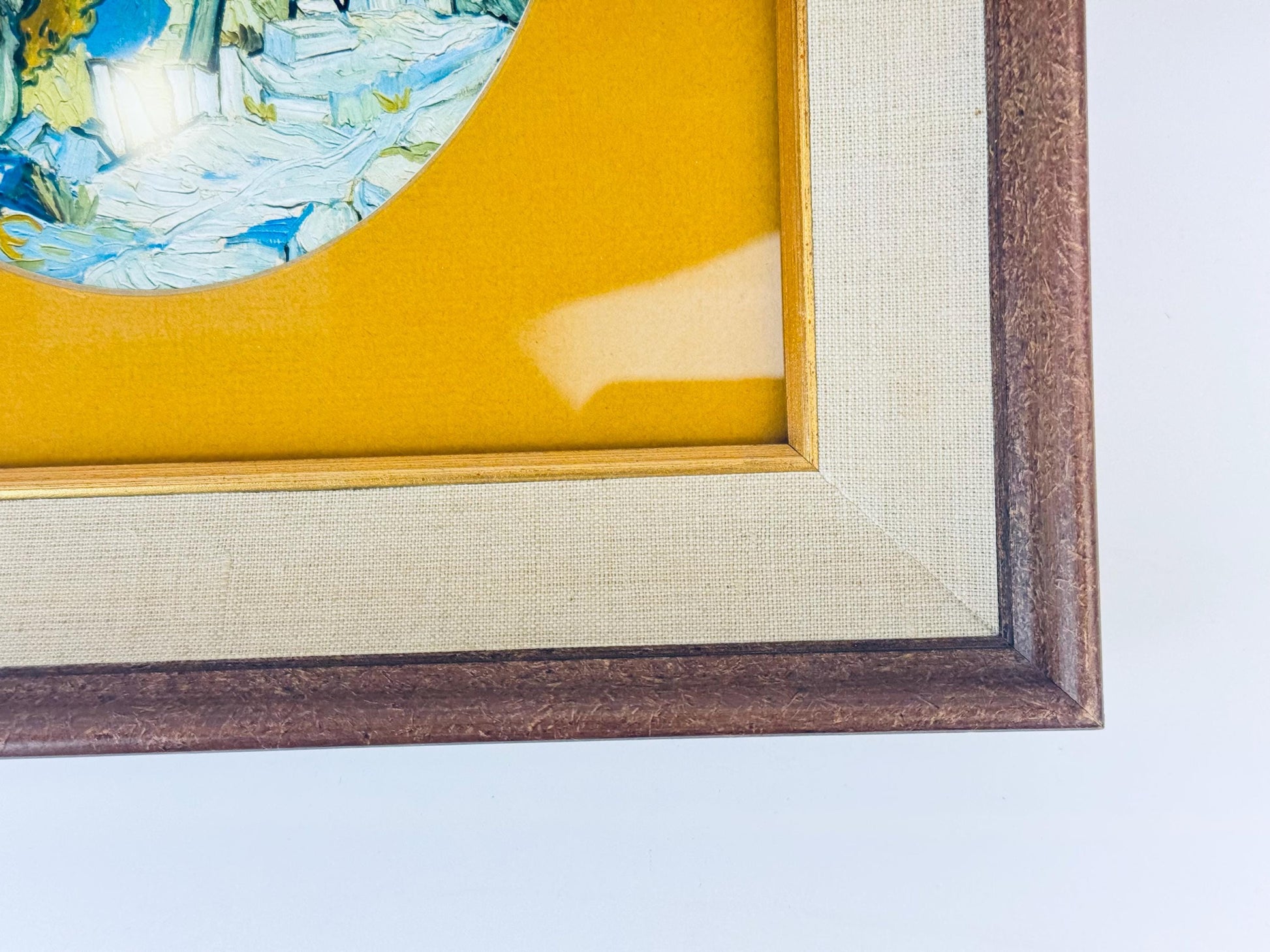 Product image for 'vintage solid wood gold trim picture frame 5 x 7 oval mat made in finland' (view 4f4109)