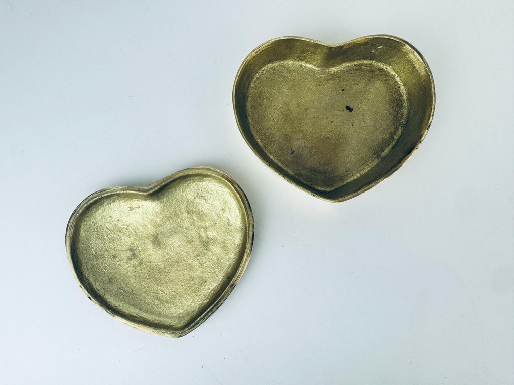 Product image for 'vintage solid brass heart ring trinket dish made in korea' (view 86b13f)
