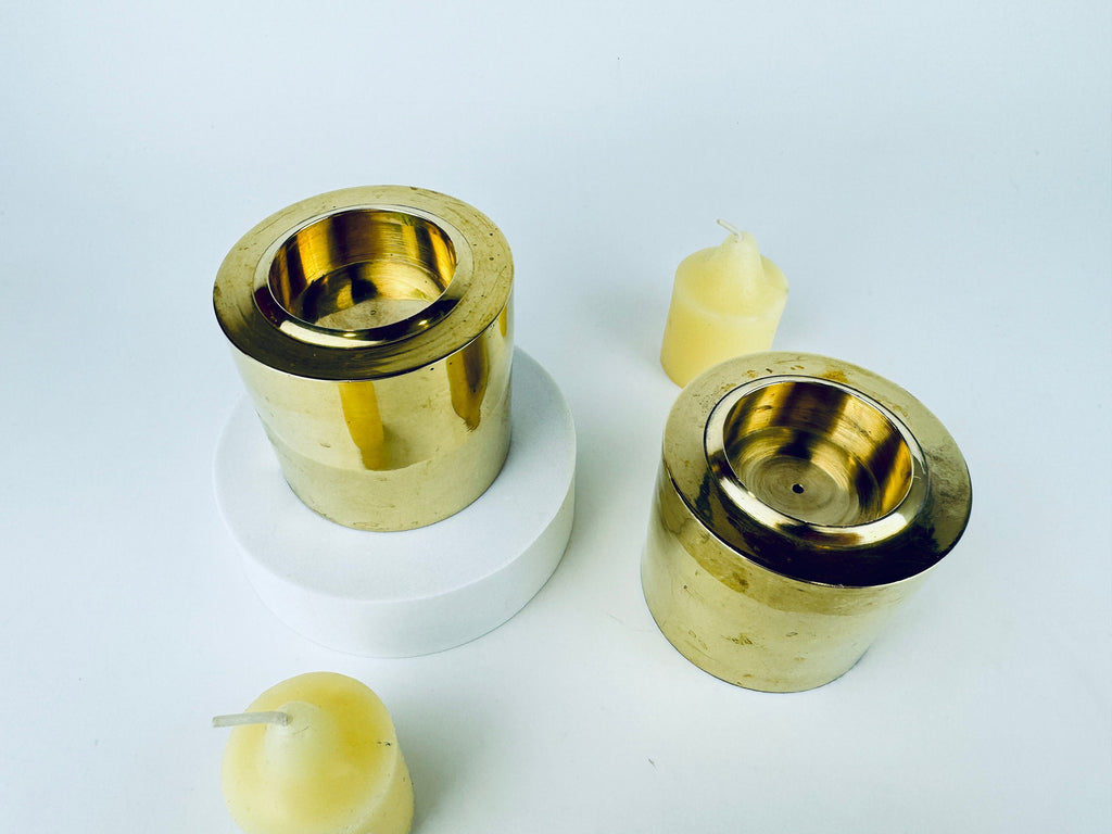 Product image for 'vintage brass votive tea light candle holder set set of two 2 attractive aged metal patina' (view 57f80a)