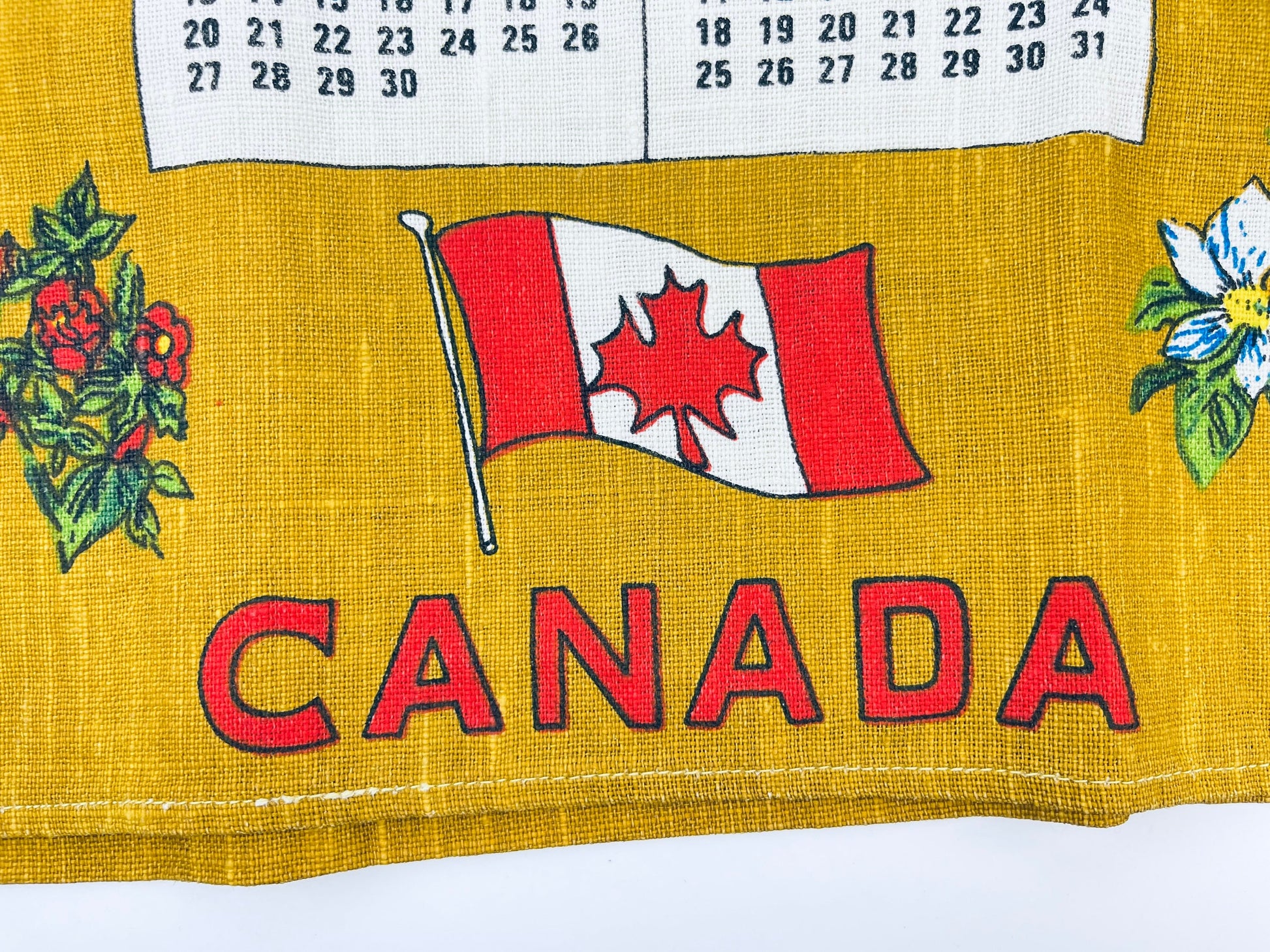 Product image for 'vintage 1977 canada coat of arms tea towel pristine linen calendar' (view b03231)