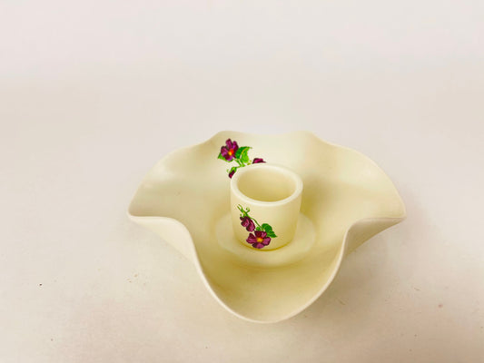 Product image for 'vintage 1970s ruffled white ceramic candlestick holder floral motif' (view 442841)