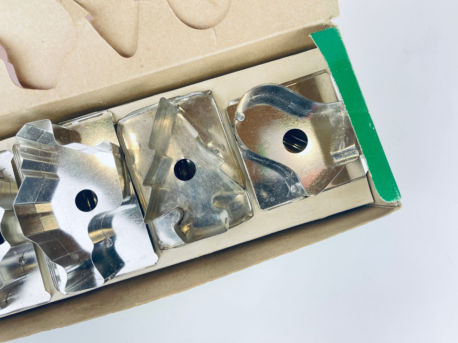 Product image for 'vintage christmas metal cookie sandwich cutters set of five 5 christmas baking gift' (view 163615)