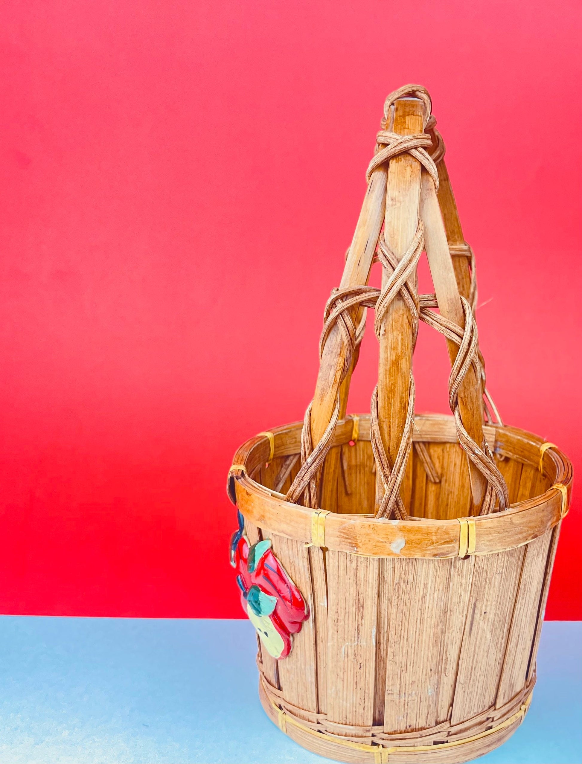 Product image for 'vintage country orchard wicker basket with red apple pattern farmhouse charm' (view d60109)