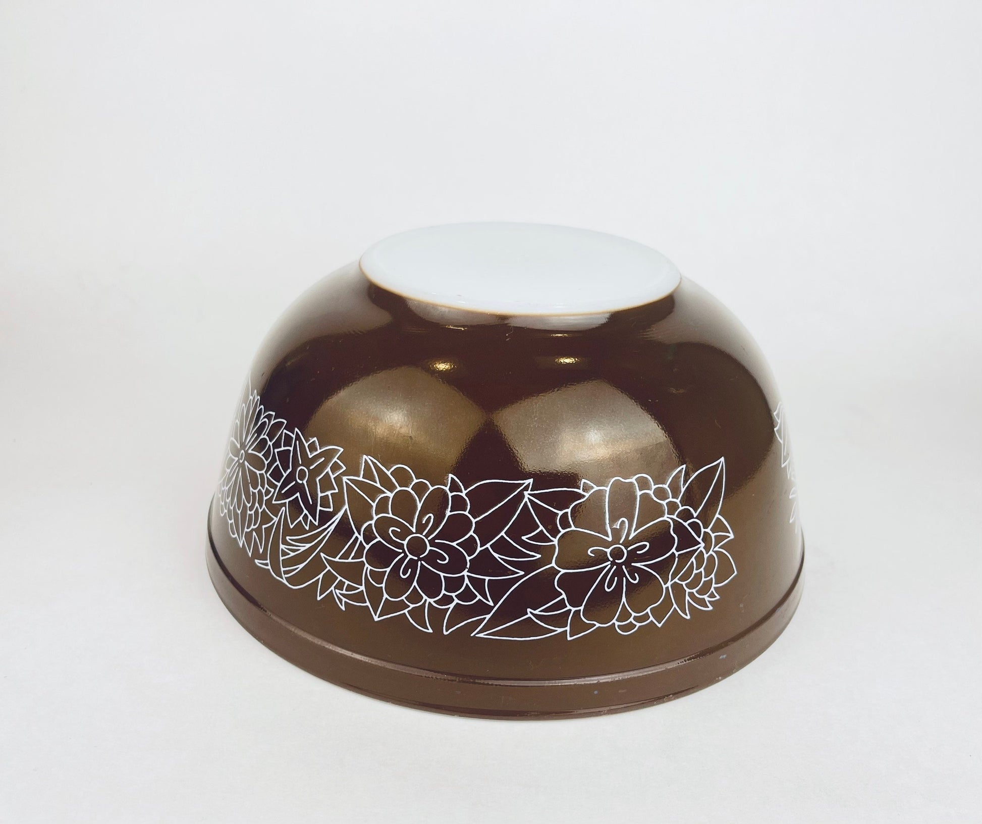 Product image for 'vintage woodland pyrex mixing bowl 403 2 1 2 l 2 1 2 qt' (view ebeb14)