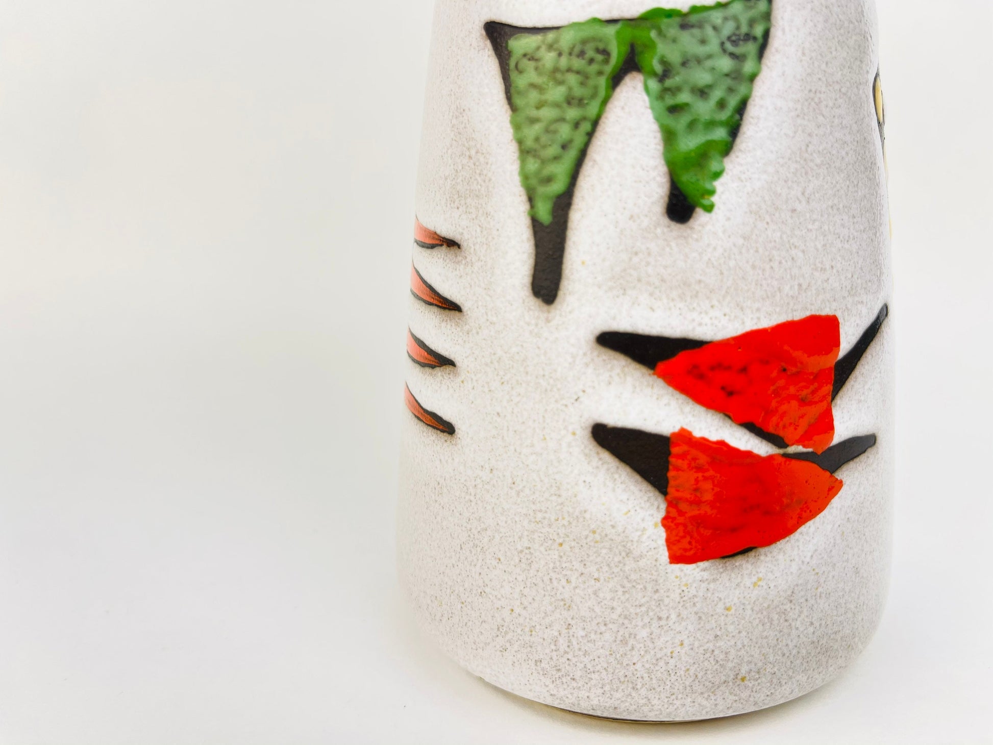 Product image for 'vintage mcm hohr geometric ceramic vase made in germany' (view 055a0f)