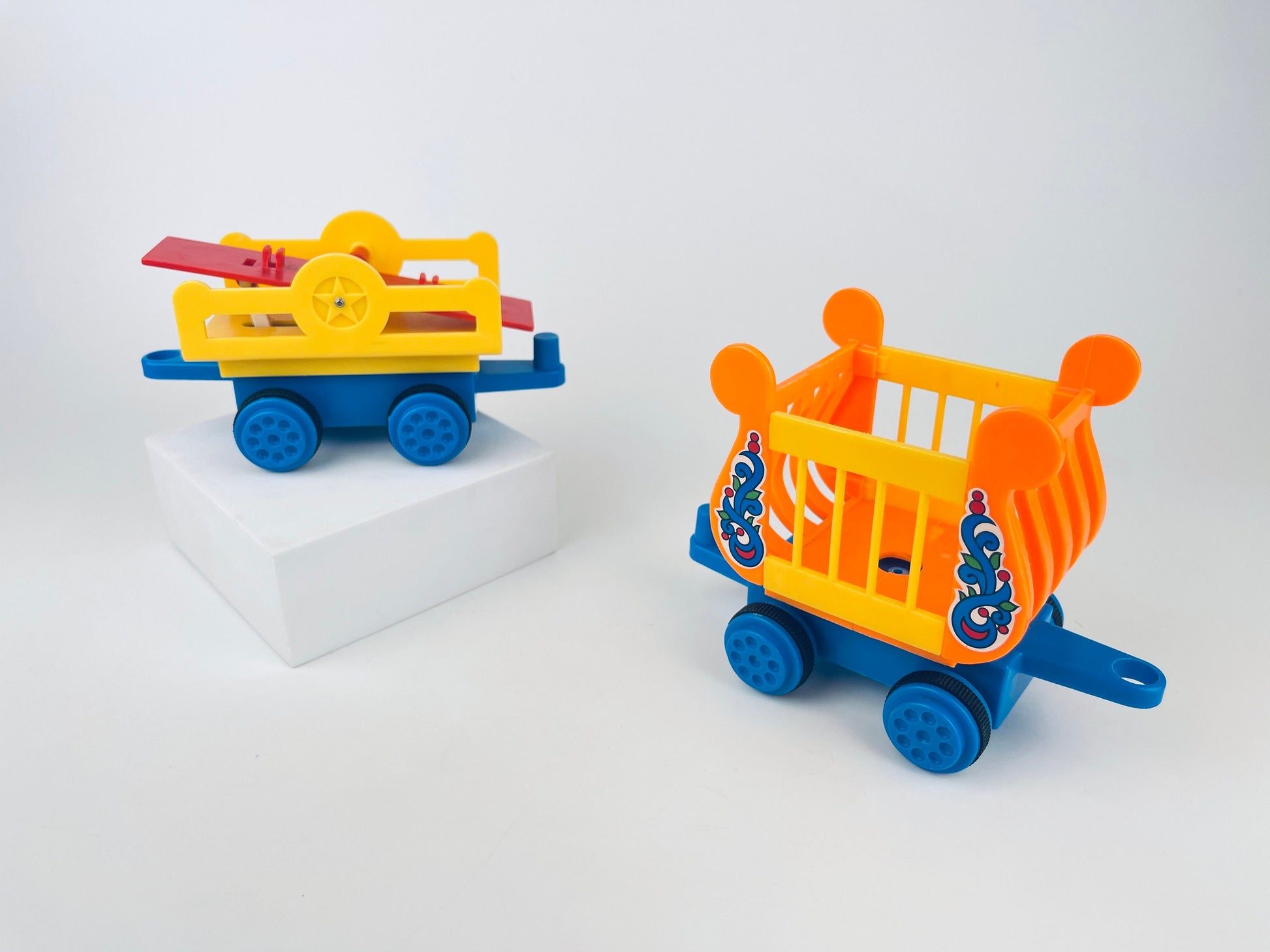 Product image for 'vintage fisher price circus train little people replacement made in usa sold separately' (view 91bf08)
