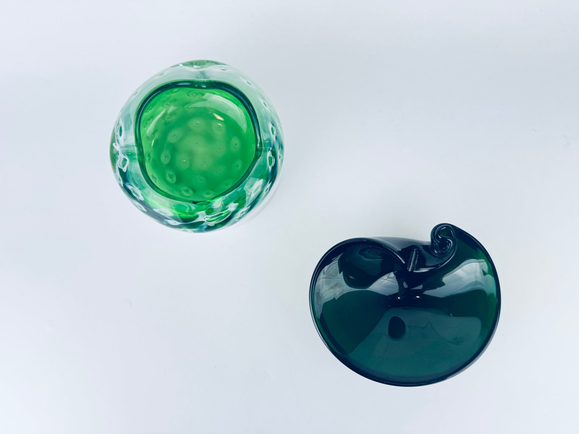 Product image for 'vintage green art glass ashtrays rolled rim bullicante controlled bubbles sold separately' (view f218b9)