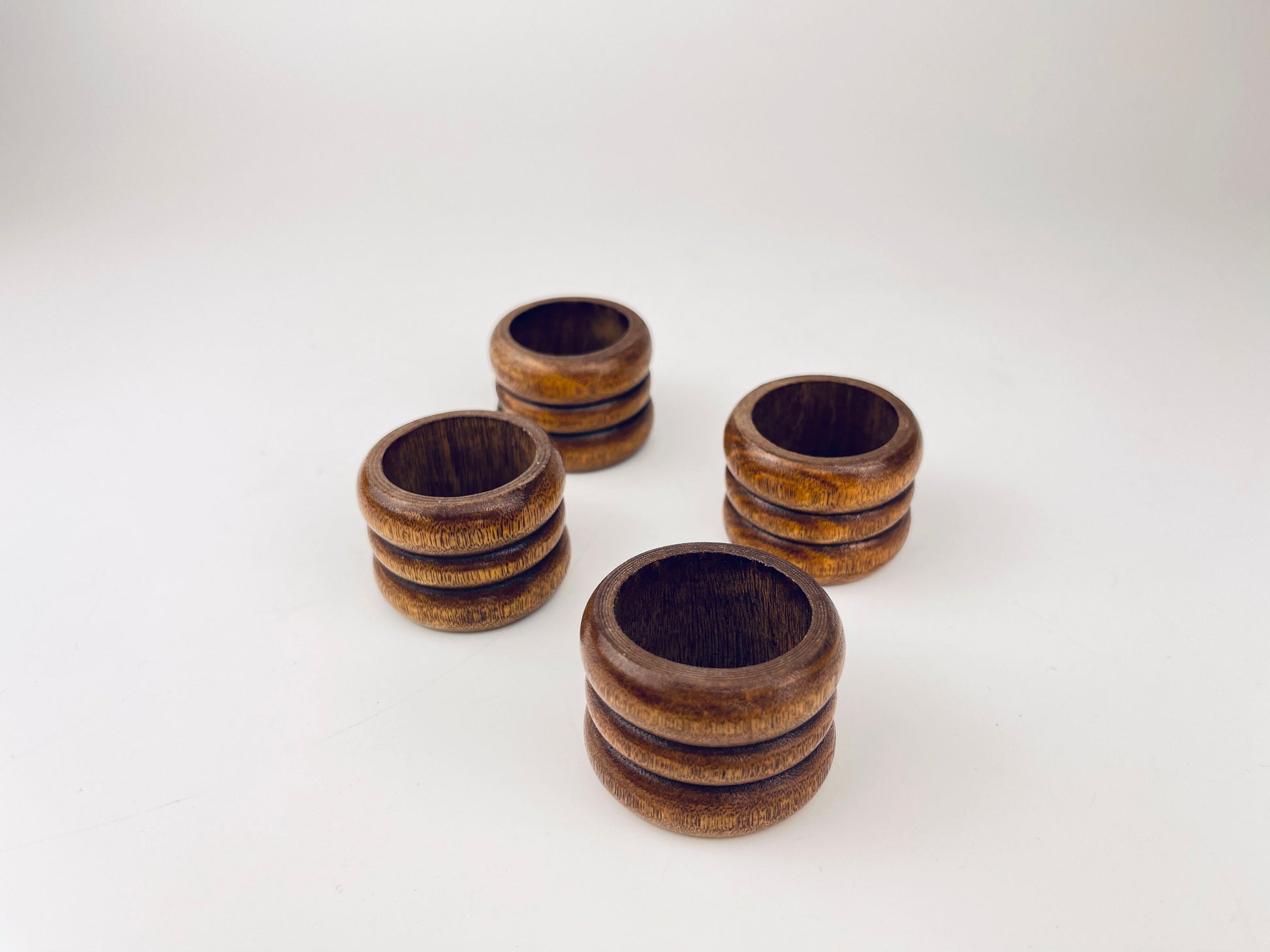 Product image for 'vintage round ribbed wood napkin ring holders set of four 4' (view 1610ea)