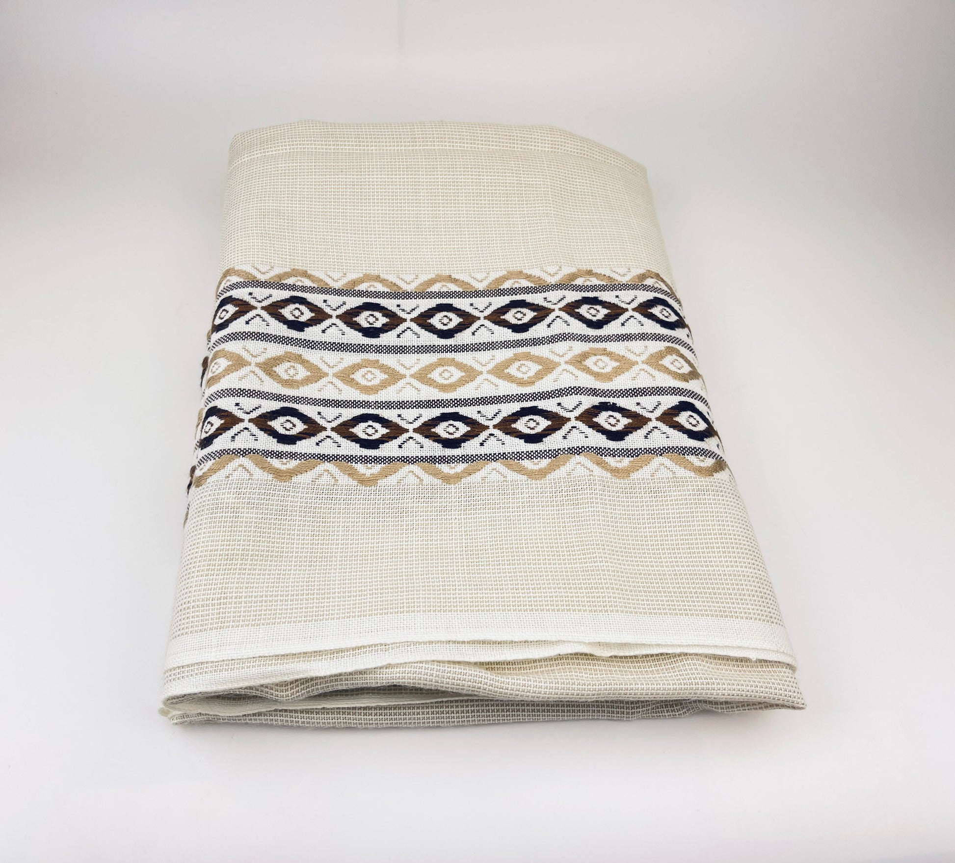 Product image for 'vintage beige acrylic embroidered table cloth geometric pattern 49 x 59' (view 4c7027)