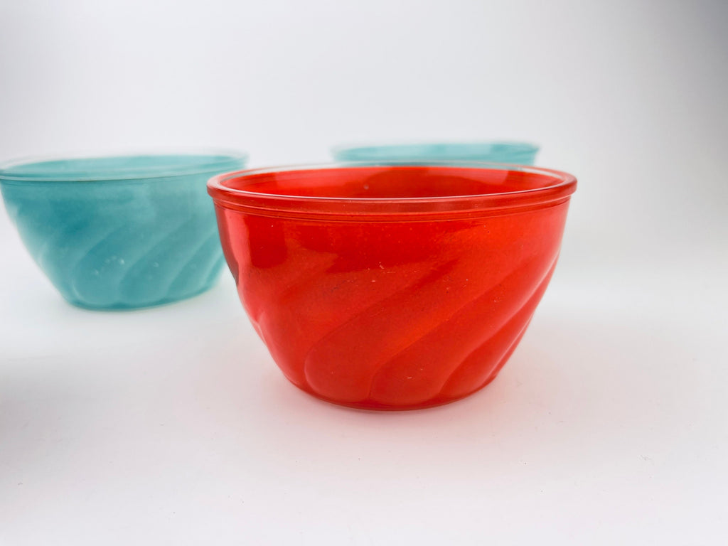 Product image for 'vintage anderson erikson dairy glass swirl round bowls cereal cottage yogurt dessert bowls sold individually' (view c4c72e)