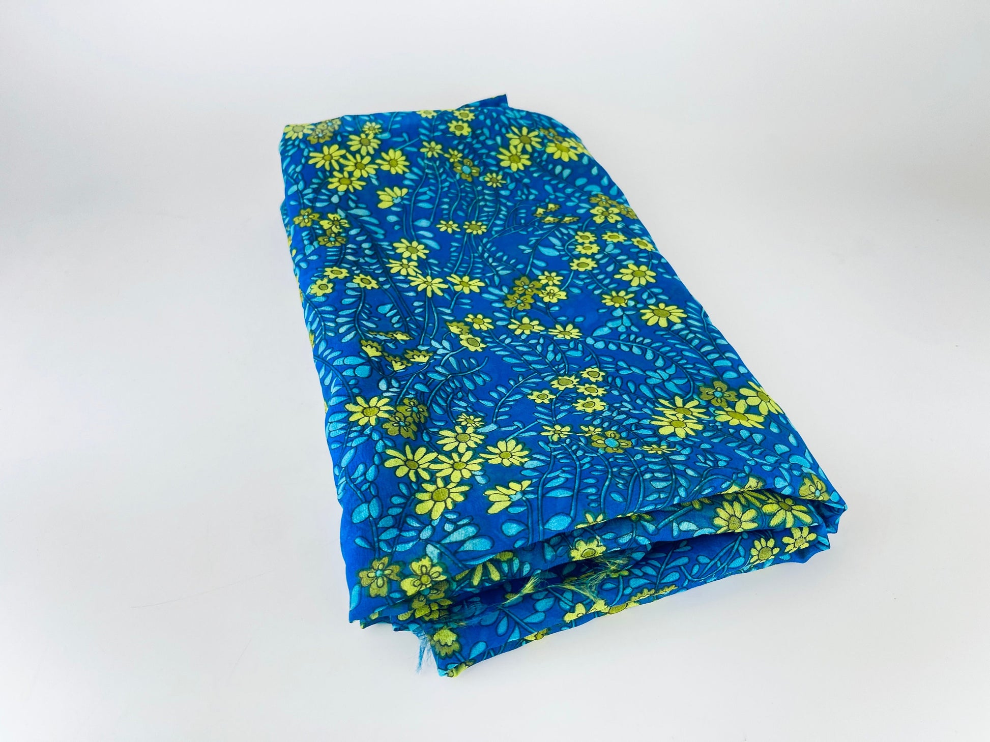 Product image for 'vintage blue yellow floral semi sheer polyester fabric 41 x 88' (view 5b4d73)