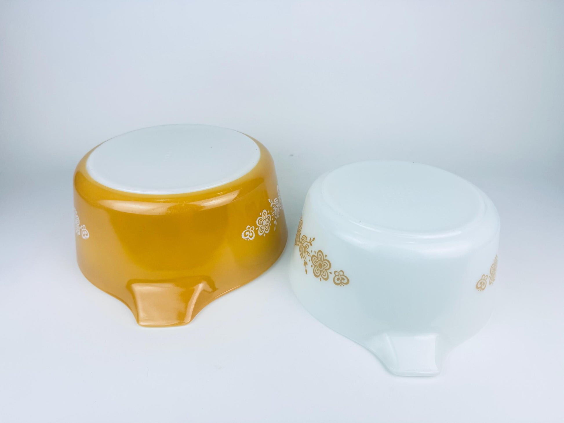 Product image for 'vintage butterfly gold pyrex casserole dishes sold separately' (view 480cfc)