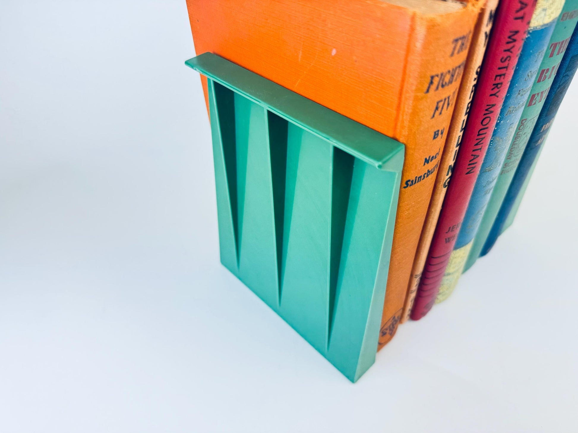 Product image for 'vintage bro dart atomic aqua green plastic book ends set of two 2 made in usa' (view b83f3b)