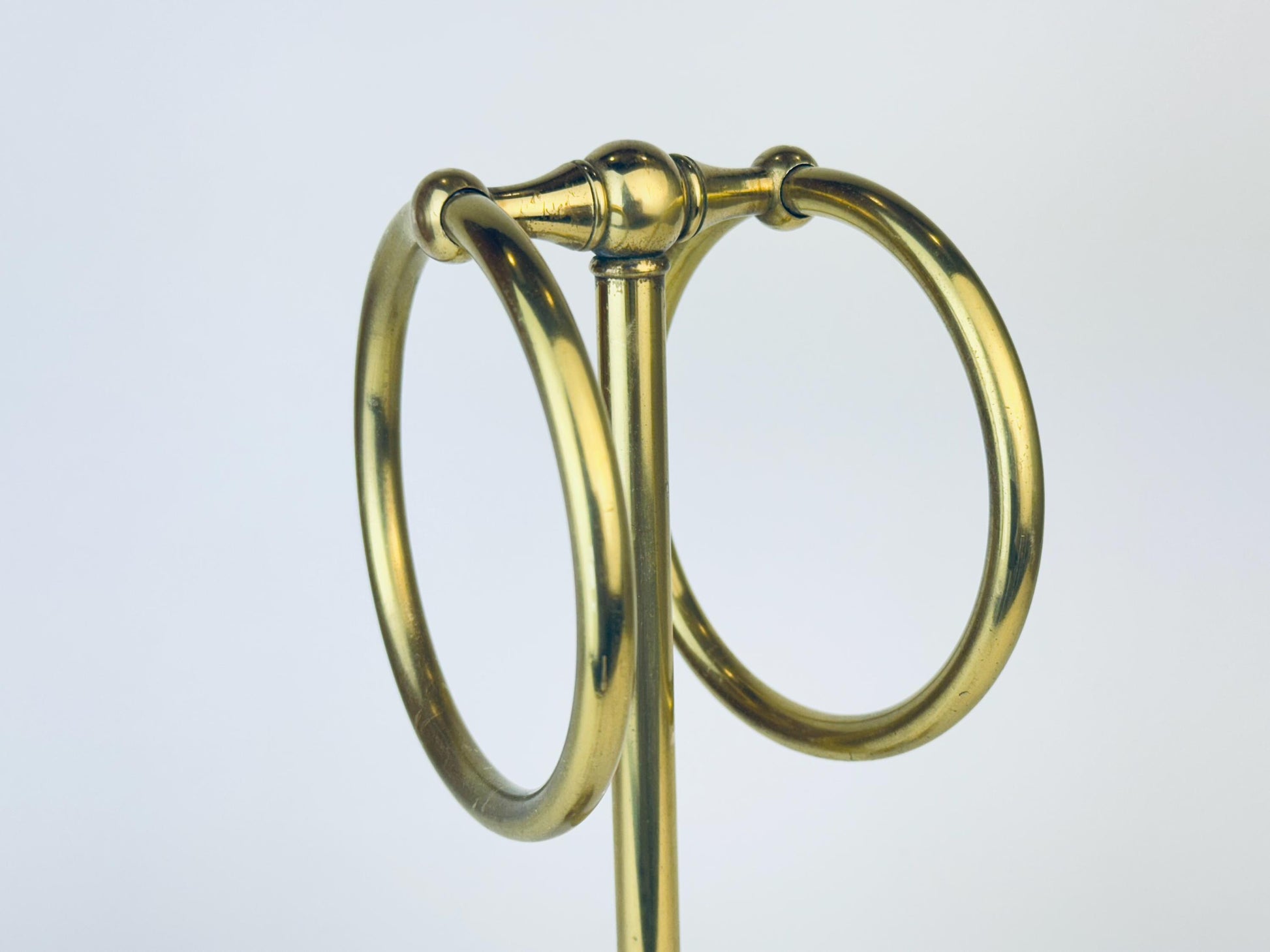 Product image for 'vintage brass tabletop dual ring towel hanger aged metal patina' (view 2a4b75)