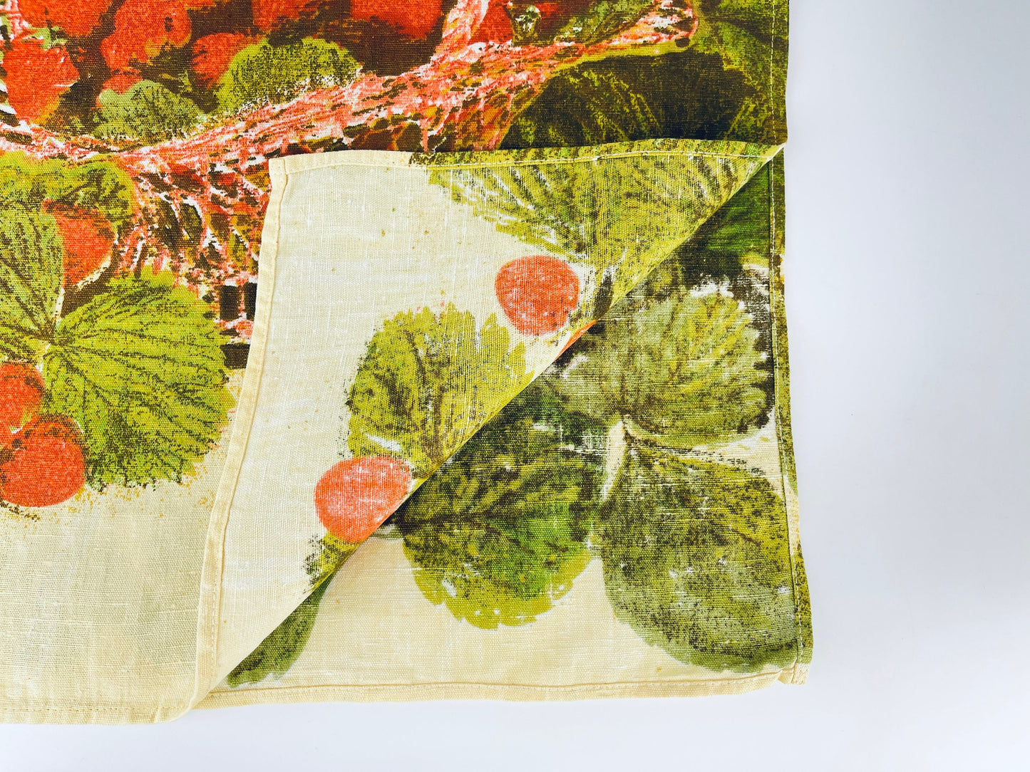 Product image for 'vintage strawberry fruit basket linen cotton tea towel kitchen statement towel tapestry made in germany sold separately' (view fa0aa3)