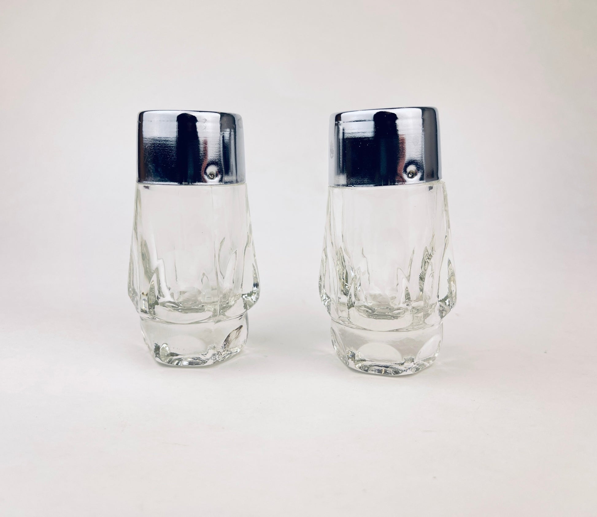 Product image for 'vintage wood salt pepper shakers caddy' (view 8d68e7)