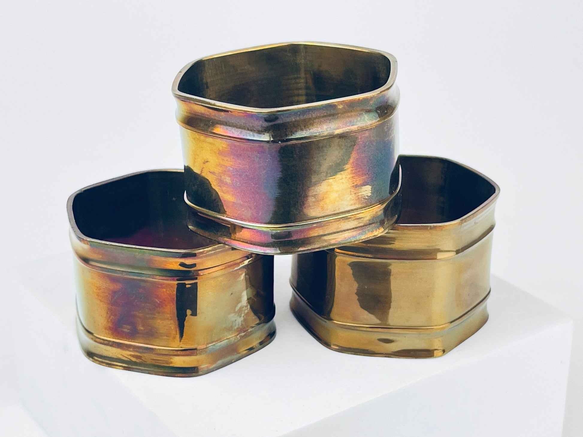 Product image for 'vintage hexagonal brass napkin ring holders set of four 4 attractive aged patina' (view 59c3f1)