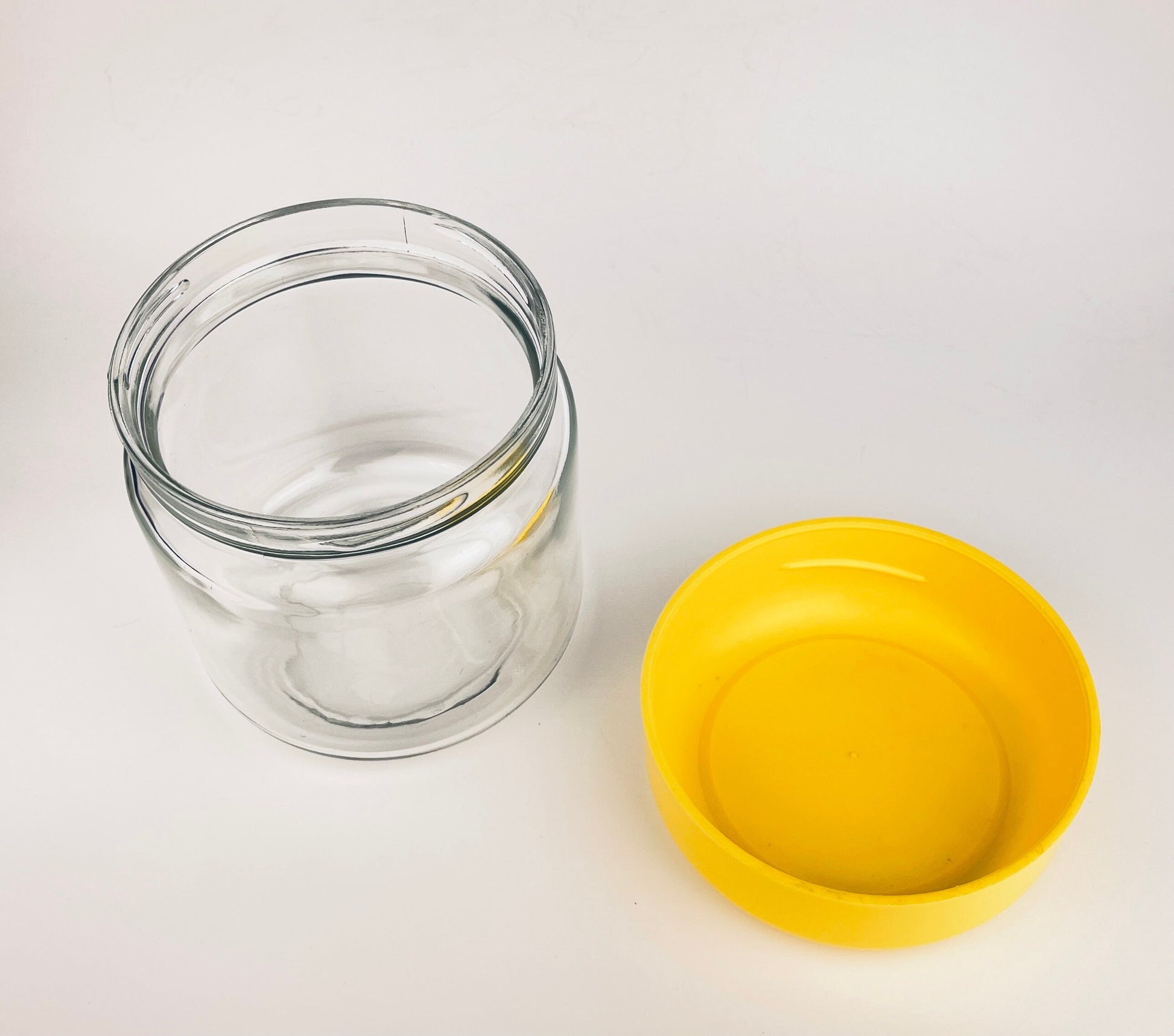 Product image for 'vintage heller designs by massimo vignelli yellow plastic top countertop canister' (view e53ed7)