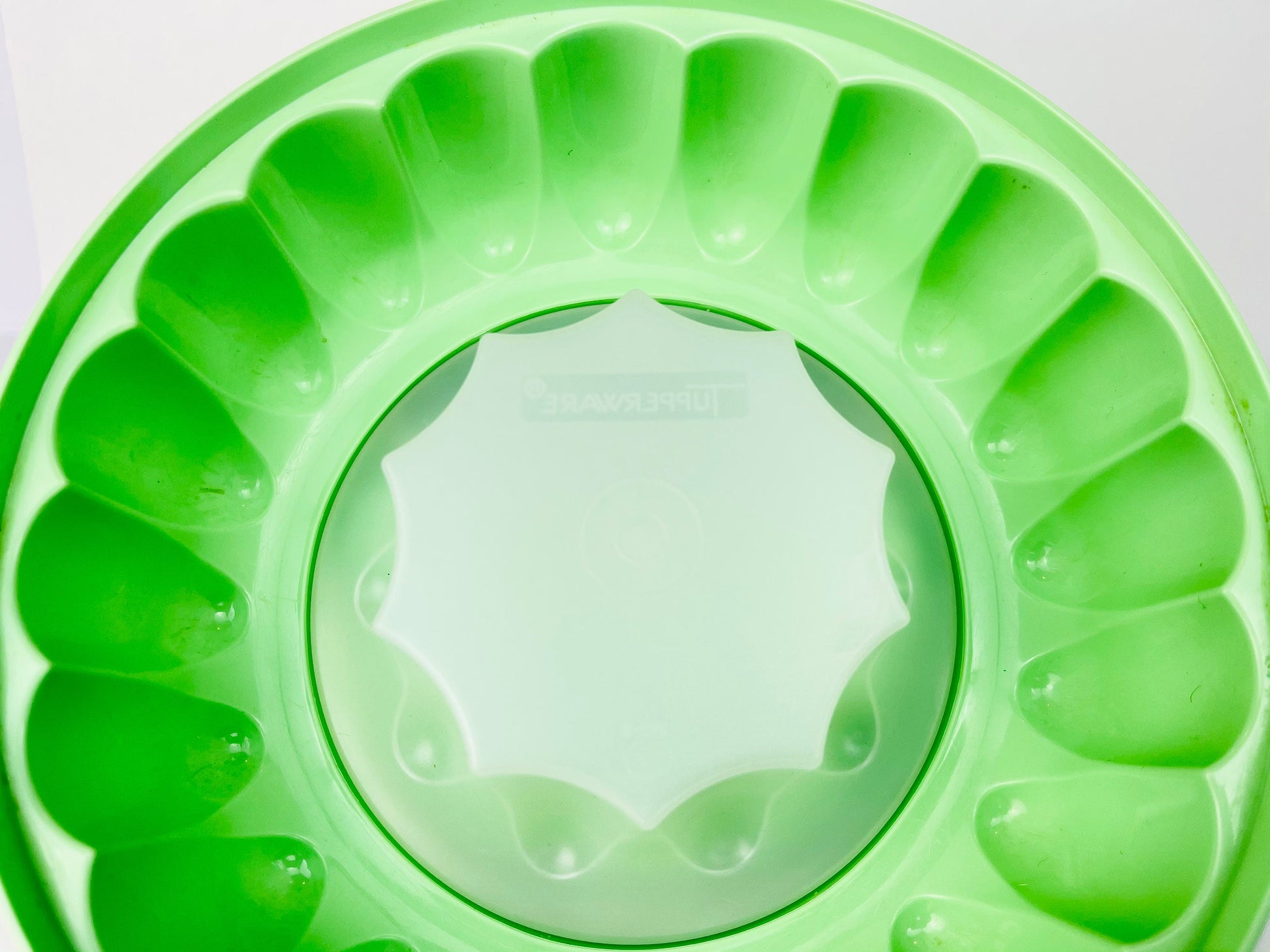 Product image for 'vintage tupperware jello mould lime green clear' (view fc12c7)