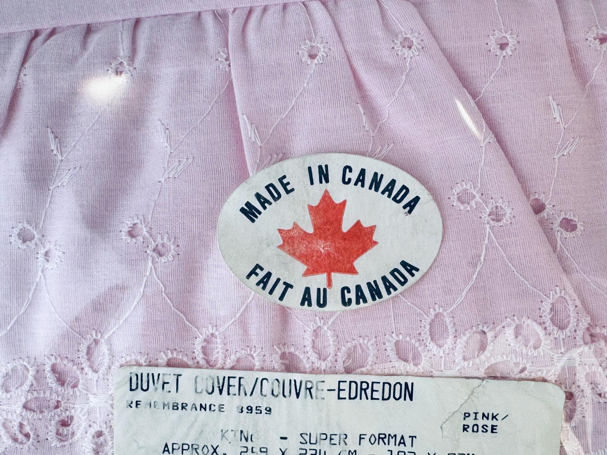 Product image for 'vintage pink broderie anglaise eyelet lace king duvet cover new old stock nos made in canada' (view 9c807d)