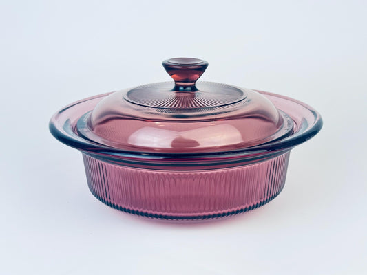 Product image for 'vintage cranberry purple glass vision corning round lidded casserole dish v 30 b made in usa' (view 371b02)