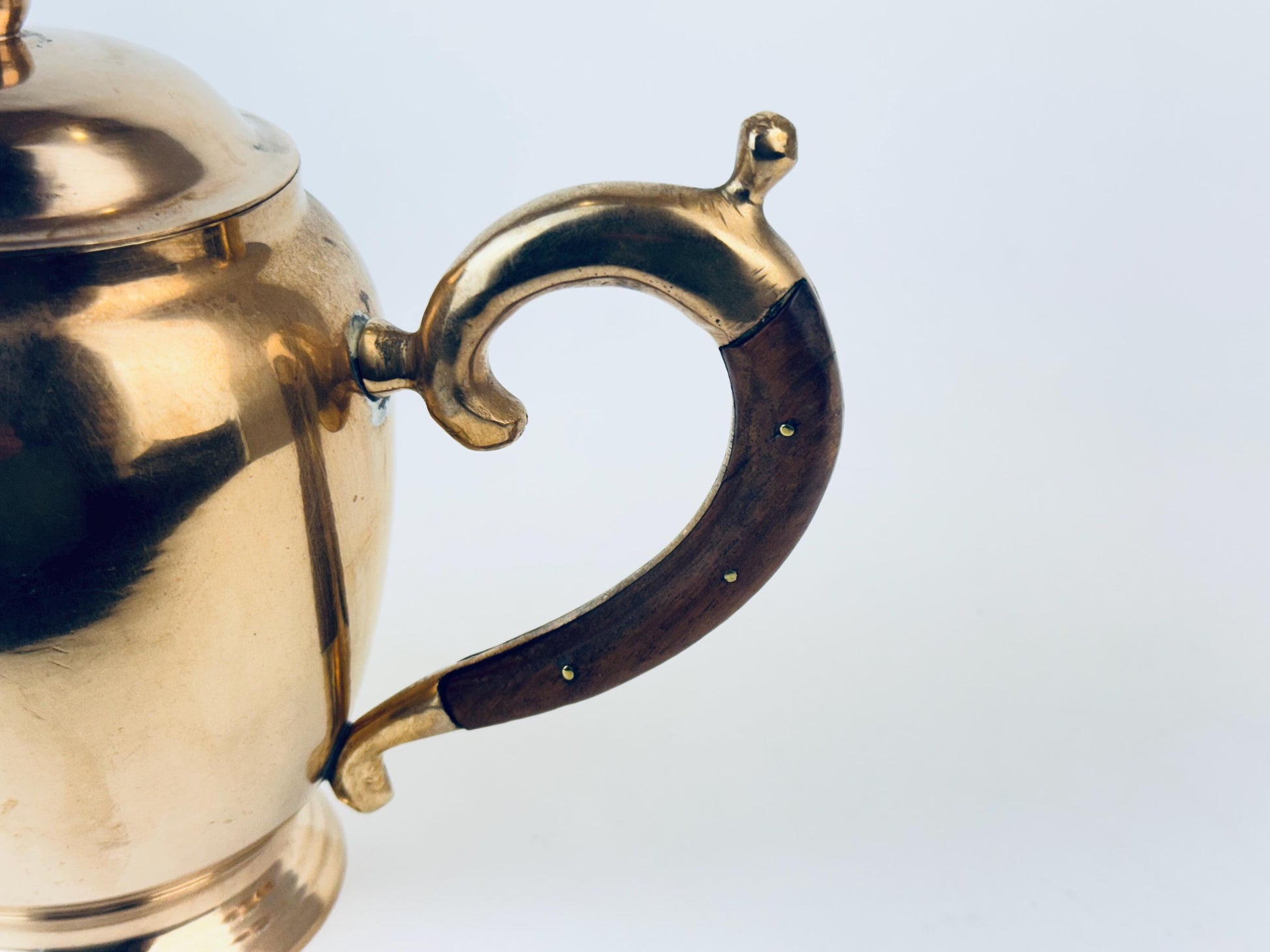 Product image for 'vintage solid brass wood handle teapot kettle' (view 31b0bb)