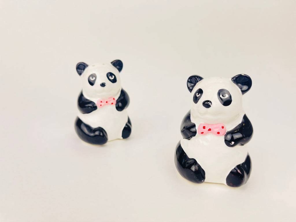 Product image for 'vintage fancy panda salt pepper shakers made in taiwan 1980s ceramic duo' (view 3bcfc6)