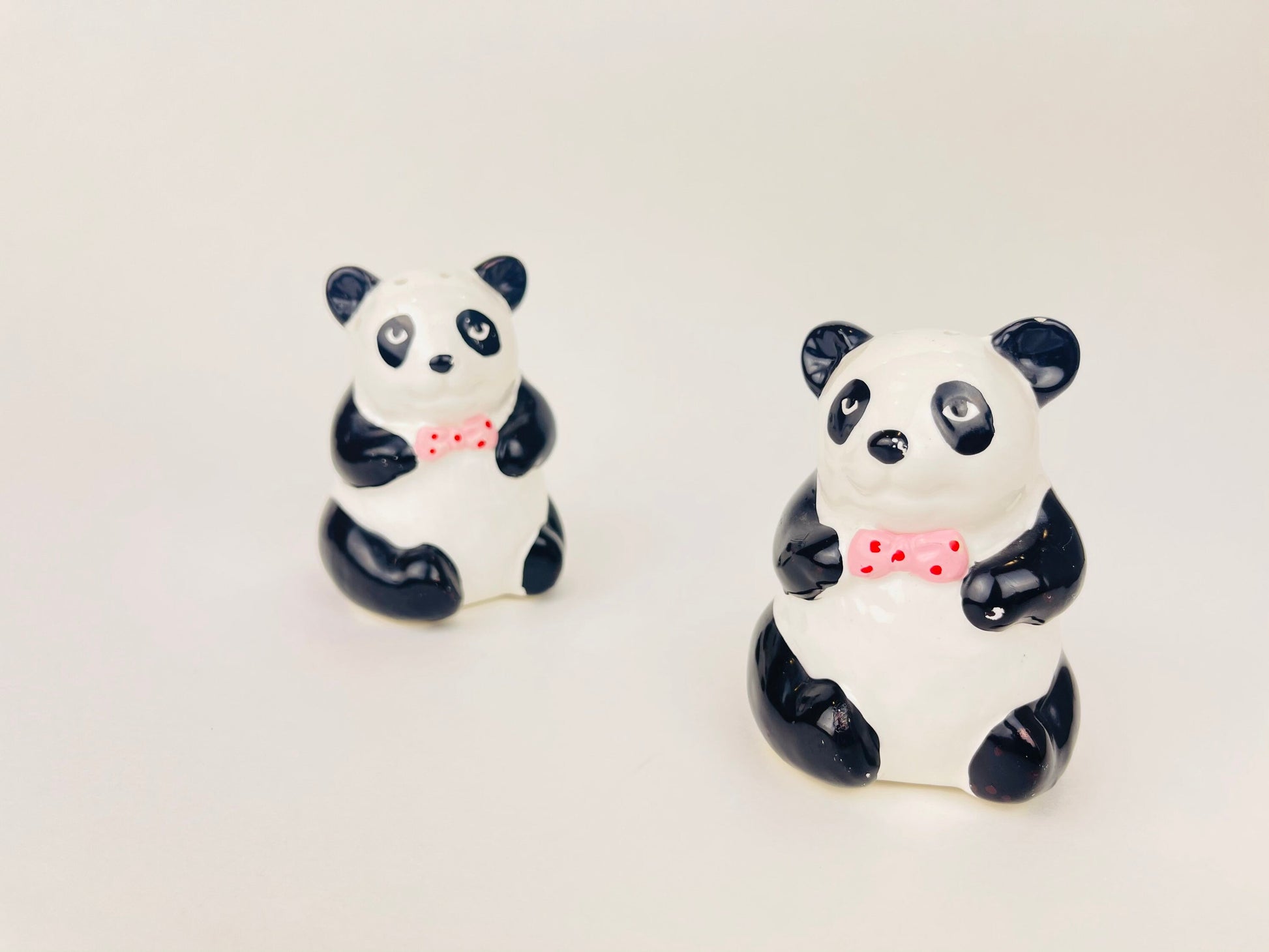 Product image for 'vintage fancy panda salt pepper shakers made in taiwan 1980s ceramic duo' (view 3bcfc6)