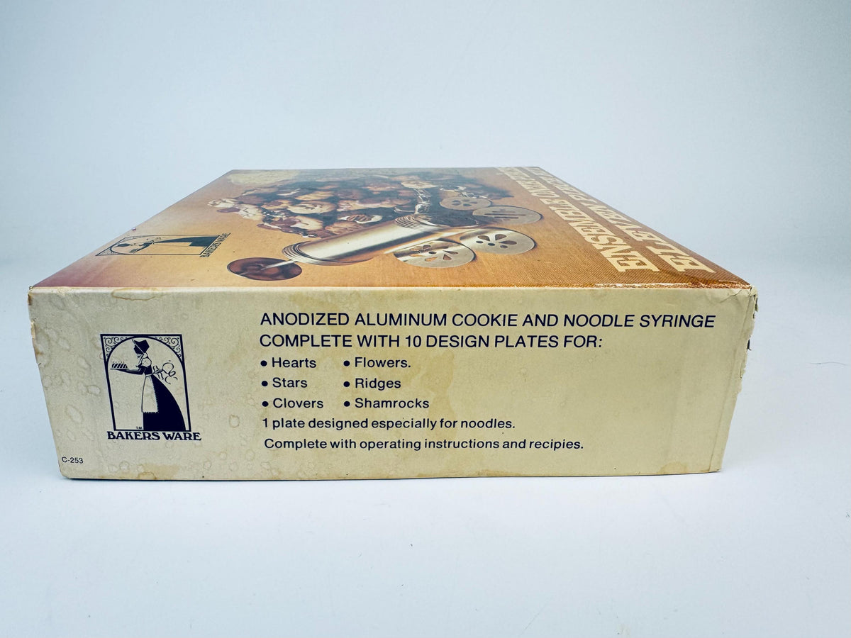 Product image for 'vintage bakersware cookie noodle maker eleven piece kit' (view 717c63)