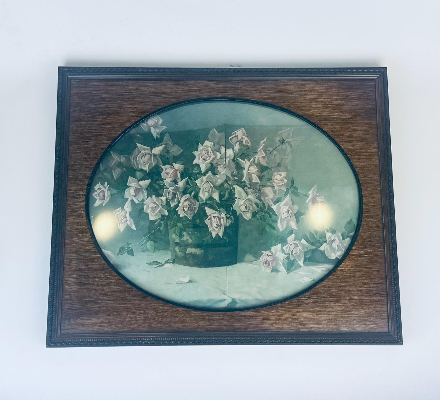 Product image for 'vintage oval wall mounted carved wood picture frame 11 x 14 scroll edge detail' (view 3a163b)