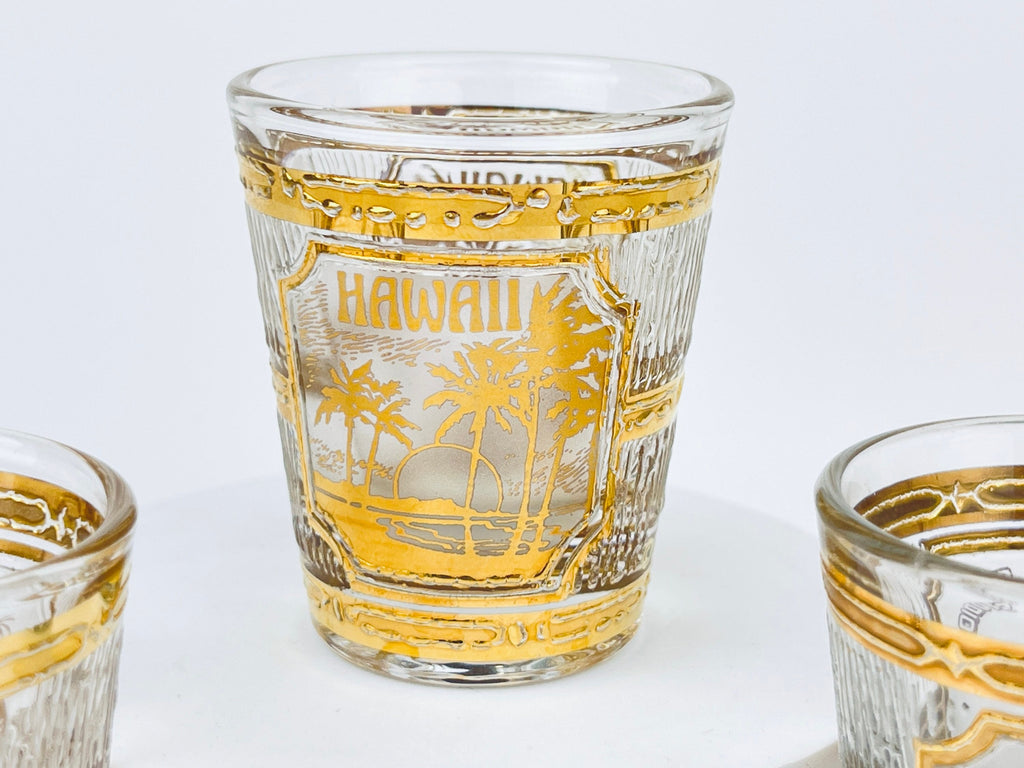 Product image for 'vintage culver tyrol heavy glass 22 kt gold souvenir shot glasses hawaii universal studios california sold individually' (view 09fac3)