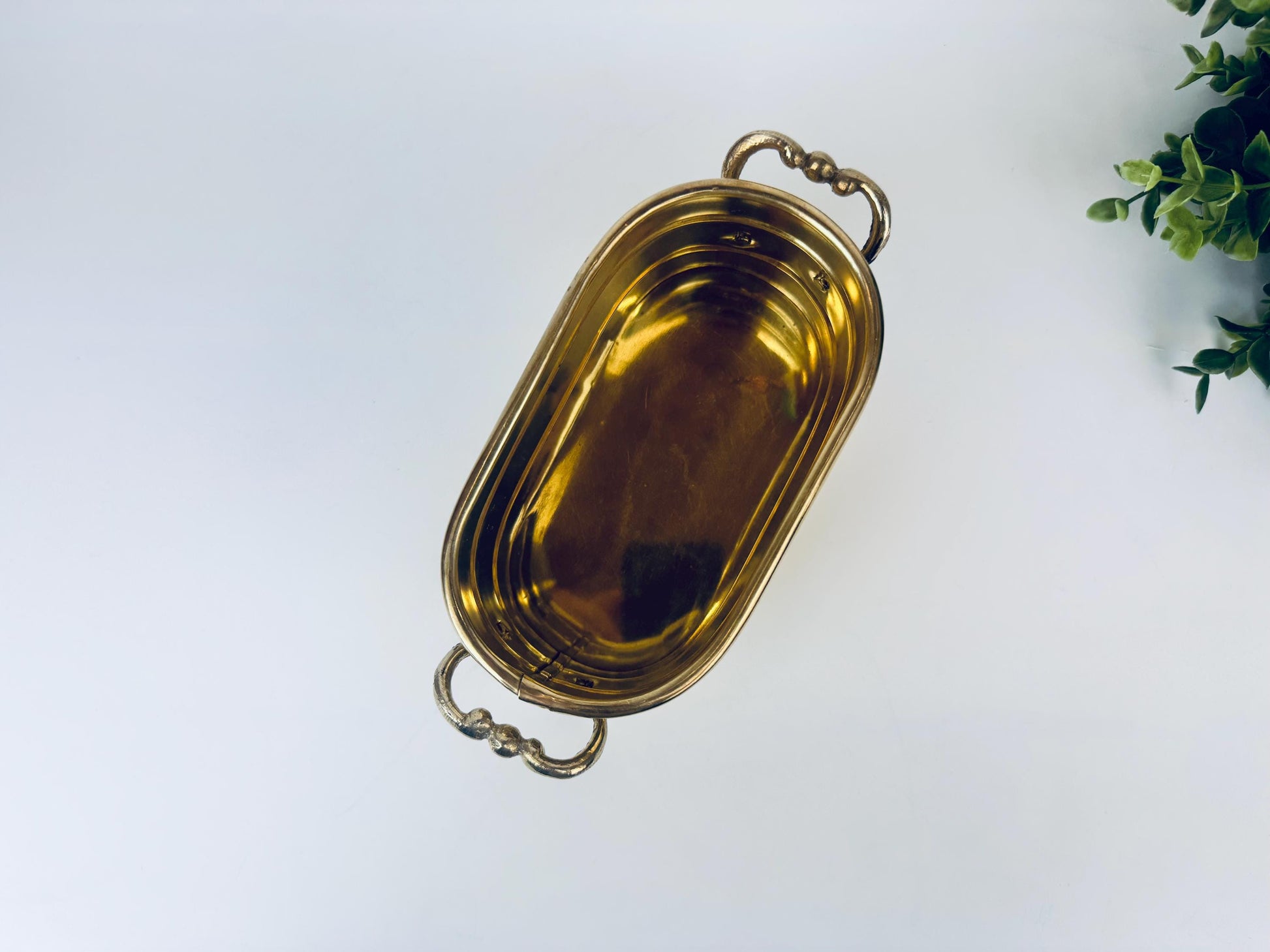 Product image for 'vintage oval handled brass indoor planter' (view 1c04c7)