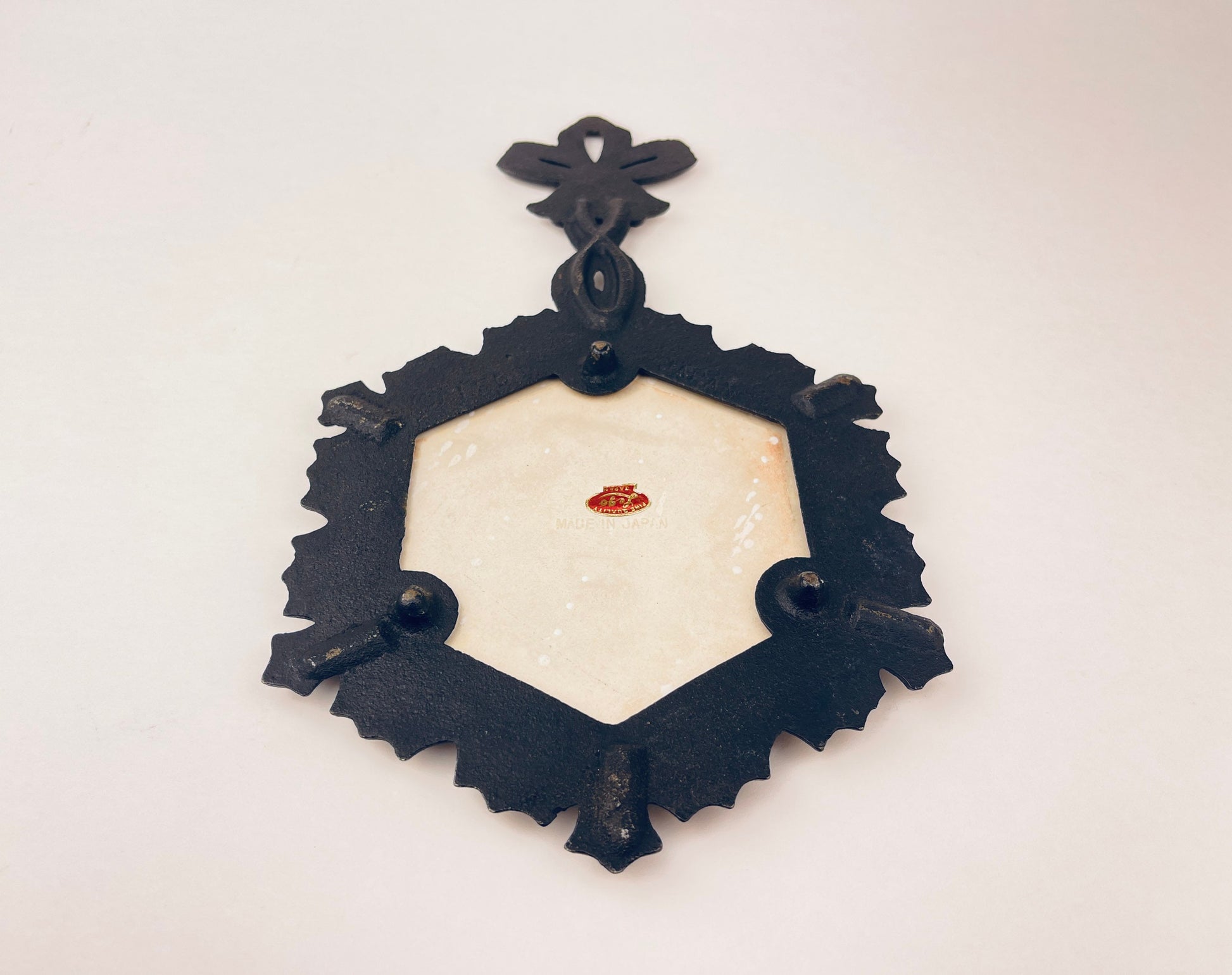Product image for 'vintage cast iron ceramic apple design trivet hot pot plate holder made in japan by lego wedding bells gift' (view 904add)