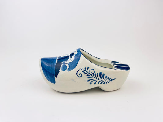 Product image for 'vintage hand painted delft blue ashtray shoes holland windmill pattern sold separately' (view da7676)