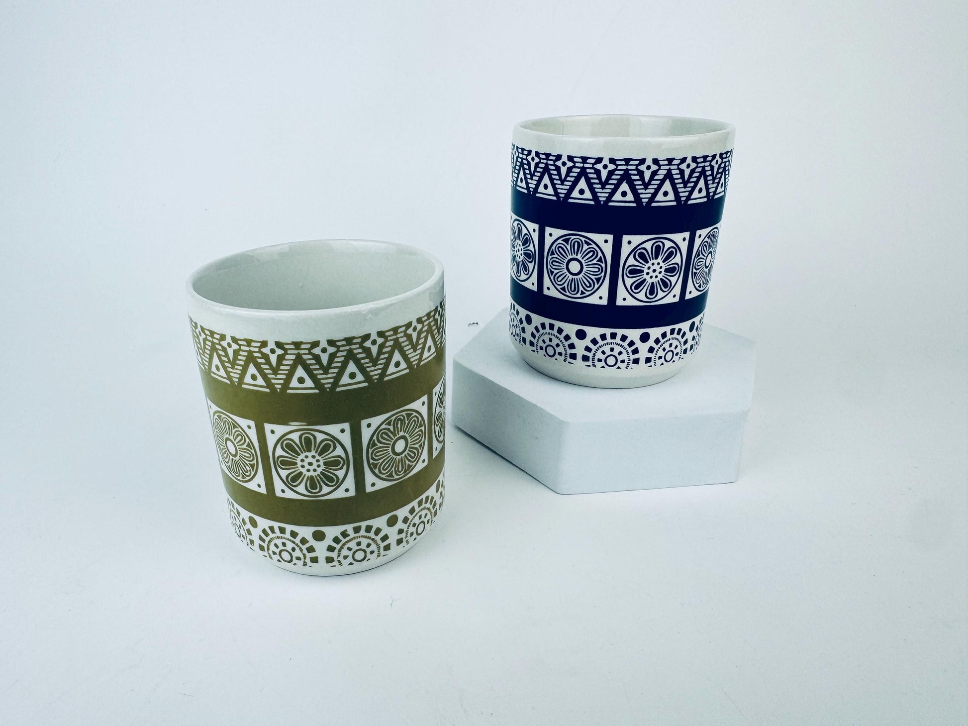 Product image for 'vintage mid century modern c e england ceramic mugs set of 2' (view 8807ad)