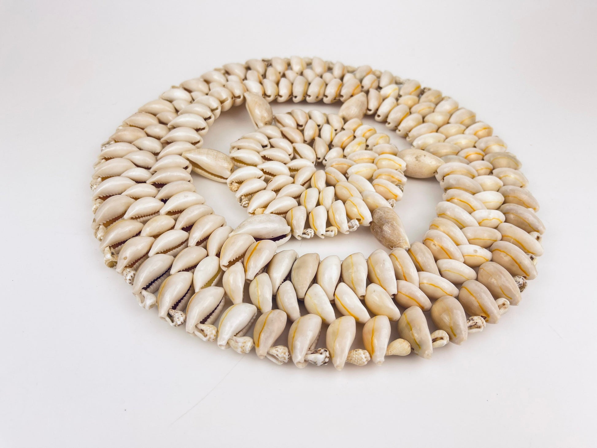 Product image for 'vintage sea shell circular trivet 9 plant coaster' (view 4f6f77)