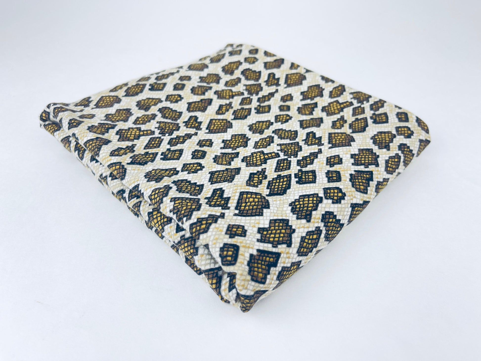 Product image for 'vintage faux snake pattern fabric material 36 x 42 second skin' (view e4df76)