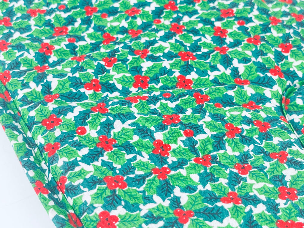 Product image for 'vintage christmas pot holder oven mitt mistletoe red berry design hanging loop bow' (view f4a93e)