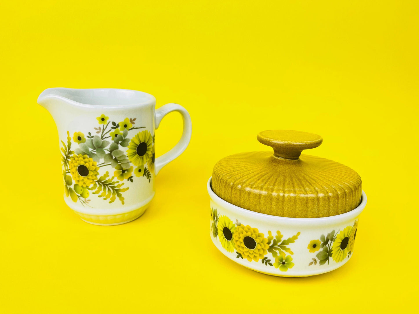 Product image for 'vintage myott yellow daisy ironstone cream sugar set made in england' (view fcd24e)