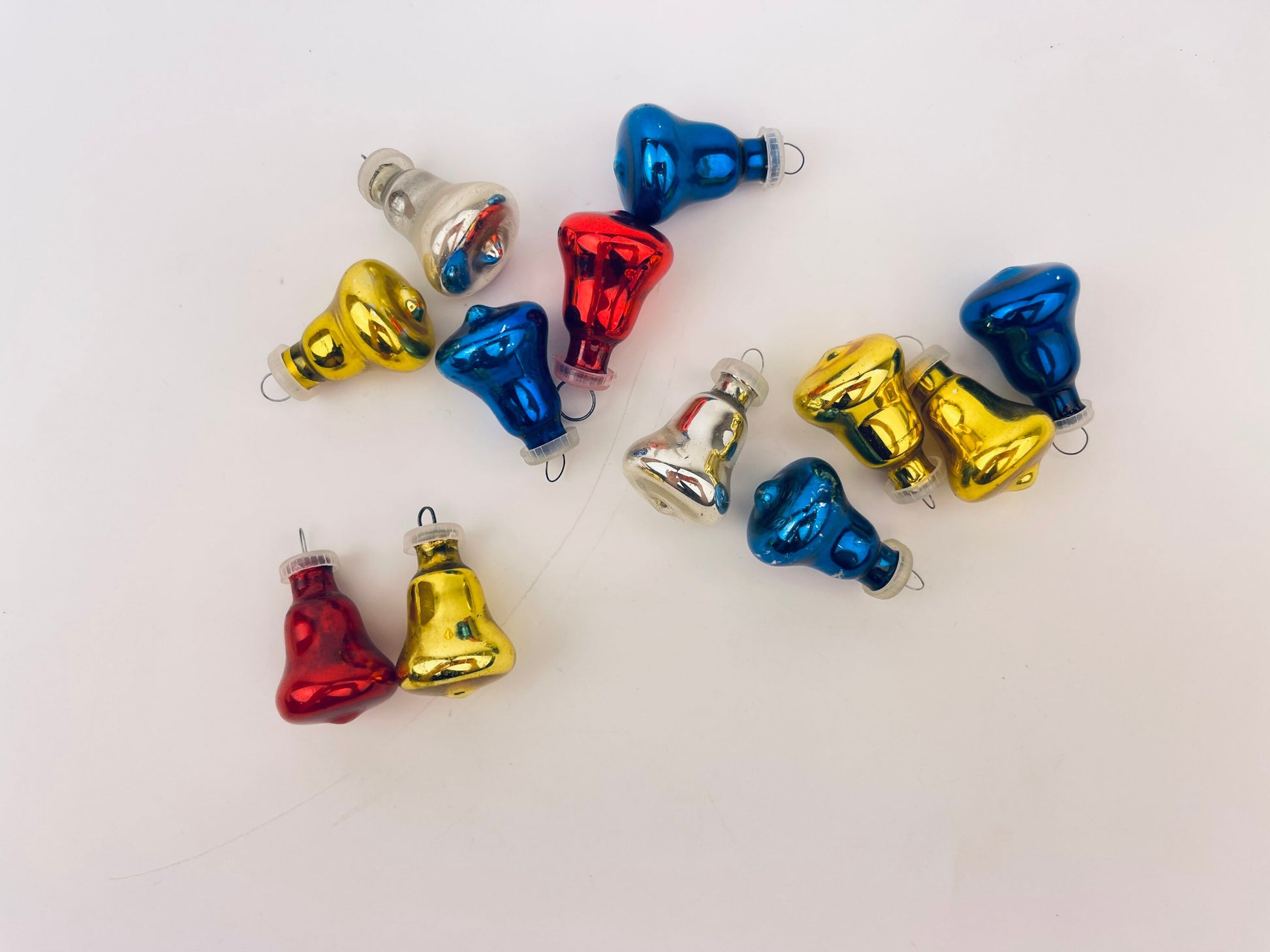 Product image for 'vintage multi colour bell glass christmas tree ornaments set of twelve 12 alderbrook' (view 2f54c4)