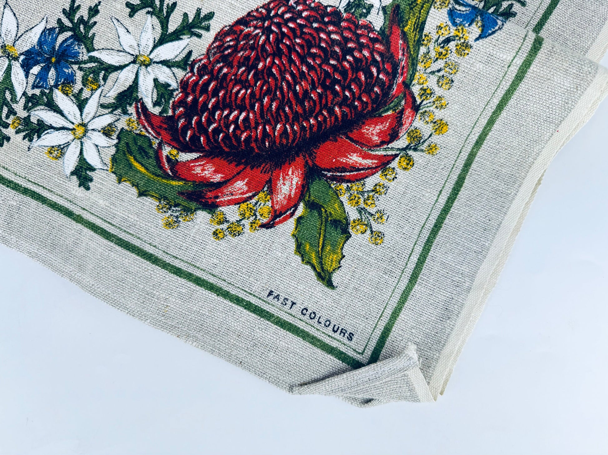 Product image for 'vintage australia linen souvenir table cloth pure linen australian souvenir made in poland' (view fde296)
