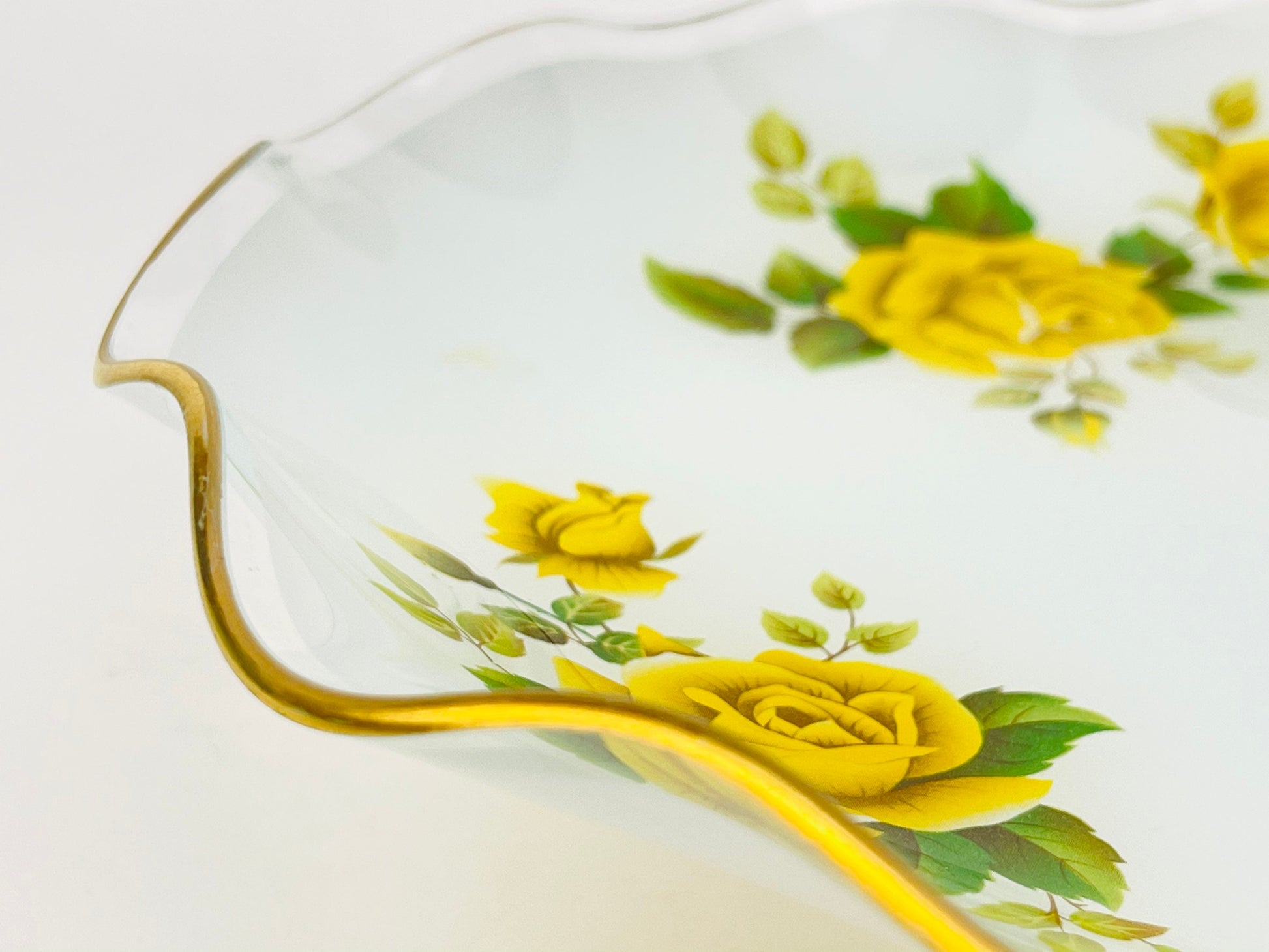 Product image for 'vintage ruffled glass yellow rose floral pedestal bowl james clarke sons england stoke on trent' (view 1a27e8)