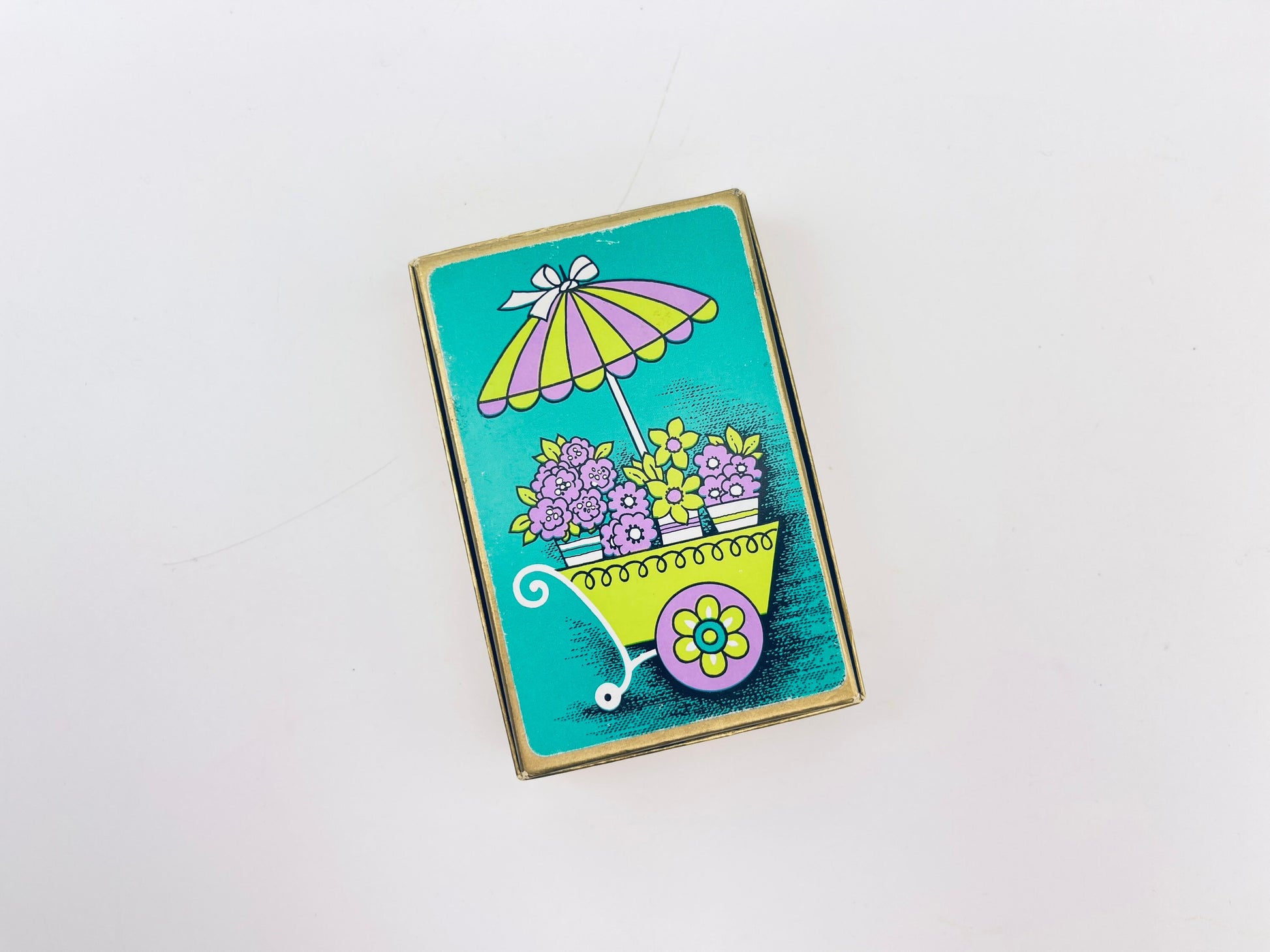 Product image for 'vintage claridge plastic coated playing cards hells gate fraser canyon british columbia image made in canada' (view ddba25)