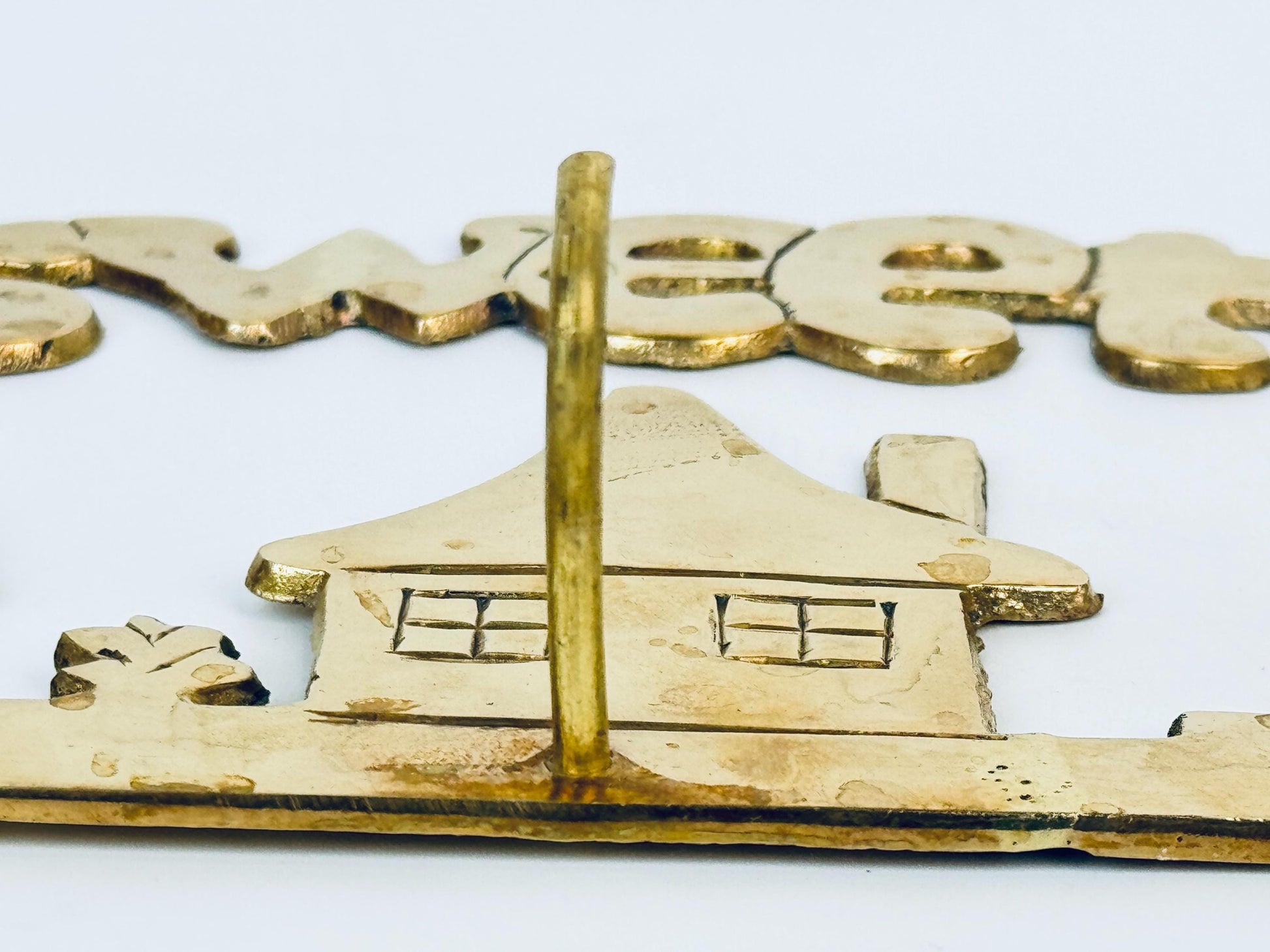 Product image for 'vintage brass home sweet home wall hooks coat key holder wall mounted cottage scene' (view 4421da)