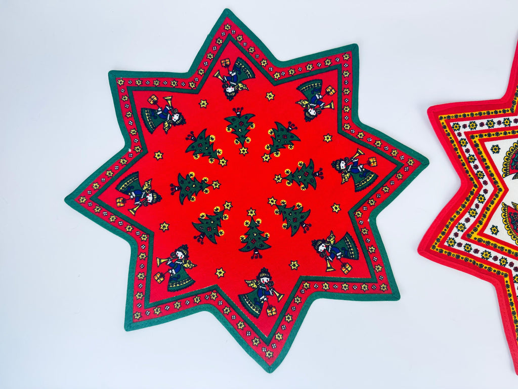 Product image for 'vintage kolf austria christmas doilies star shaped christmas tablescape set of two 2' (view e431af)