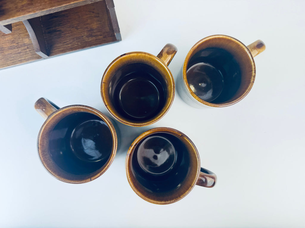 Product image for 'vintage coffee house wooden mug organiser ceramic drip glaze mugs set of four 4 maison du cafe en francis' (view 91d60c)