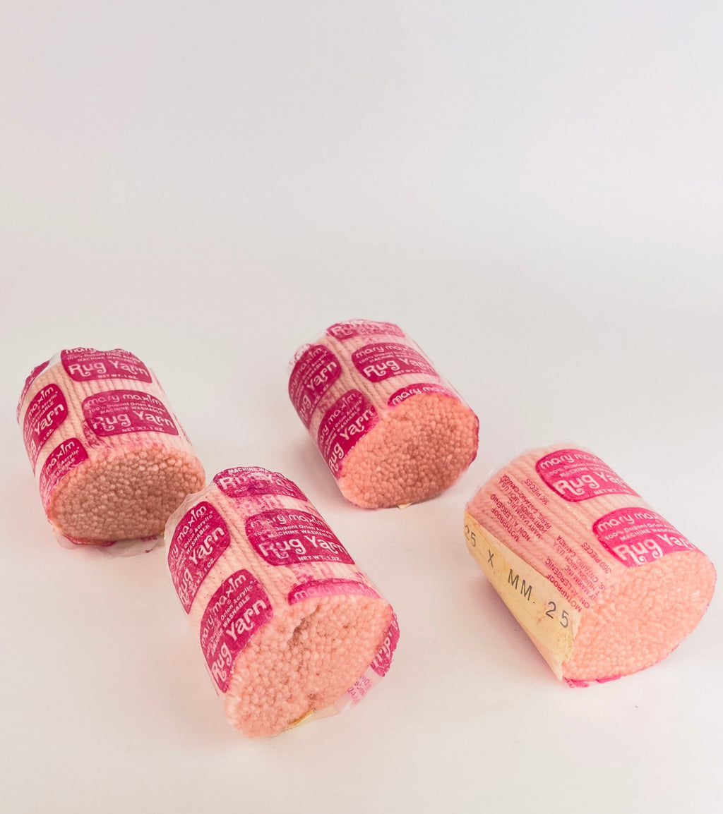 Product image for 'vintage light pink rug yarn mary maxim 100 dupont orion acrylic machine wash 360 pieces 2 5 or 6 5 cm long net weight 1 oz' (view e2f5e4)