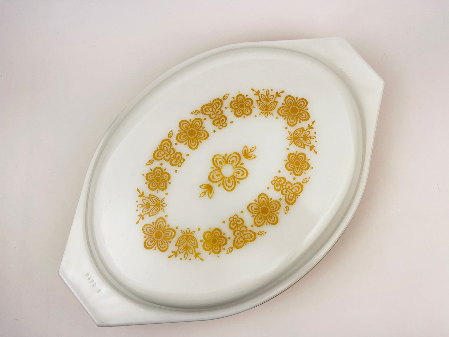 Product image for 'vintage butterfly gold pyrex divided casserole dish 1 qt' (view 43f387)