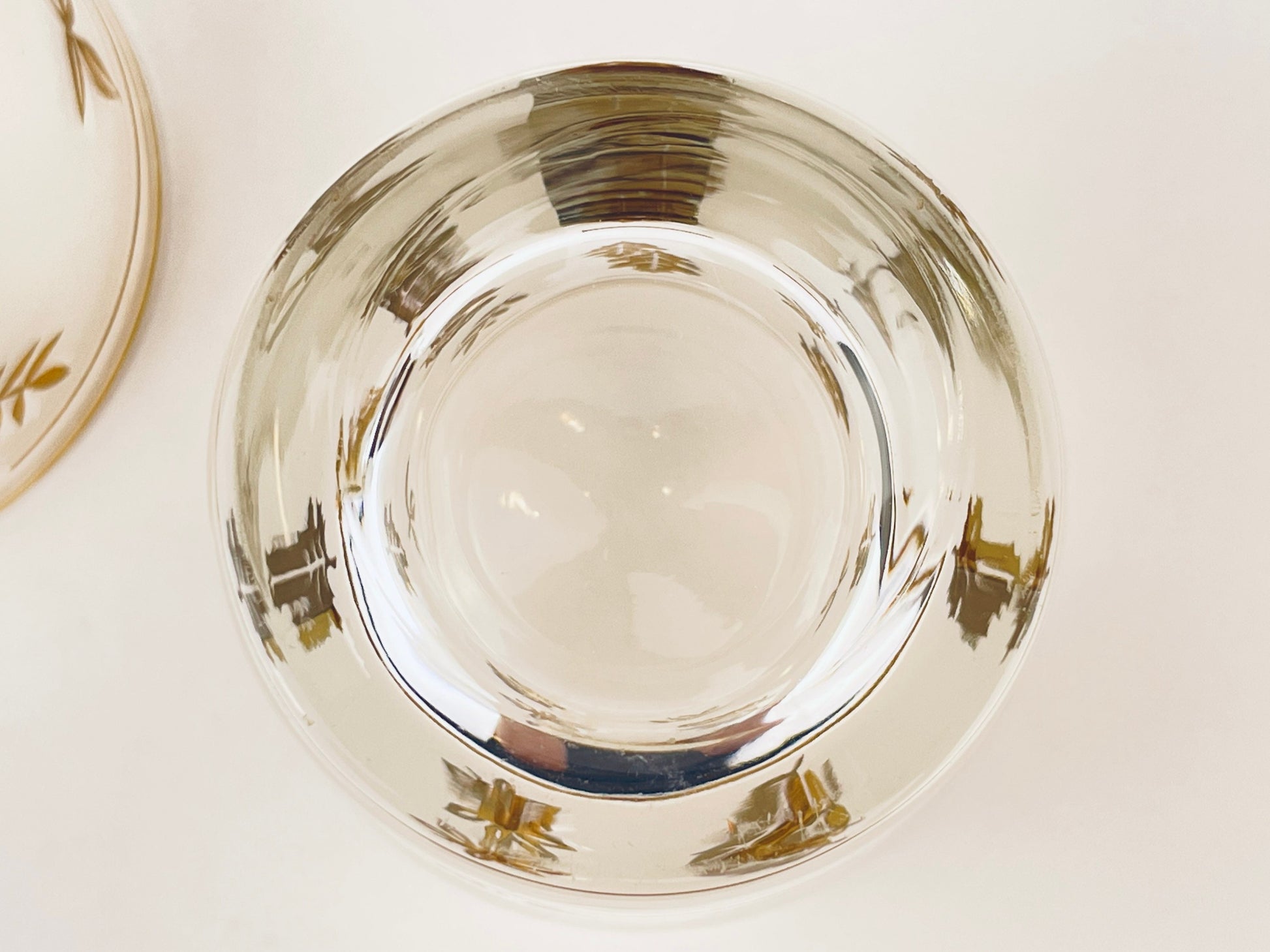 Product image for 'vintage mcm low ball glasses set of two 2 frosted gold leaf pattern' (view e18020)